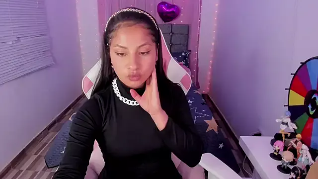 Freechat lucykinky22 on StripChat