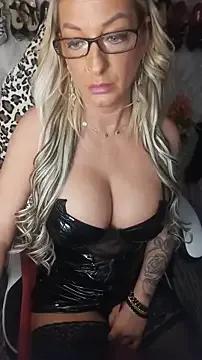 Luiza_Hammer — Nur ich und deine Fantasie  privat on!