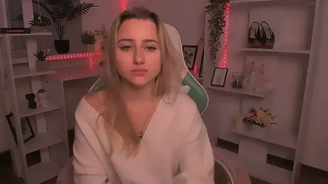 Freechat Lulu___Moon on StripChat