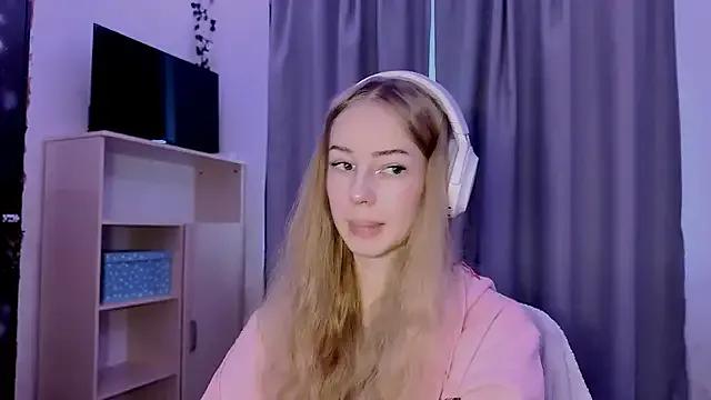 Freechat LunaCrave on StripChat