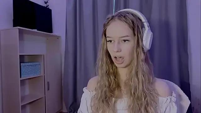 Freechat LunaCrave on StripChat