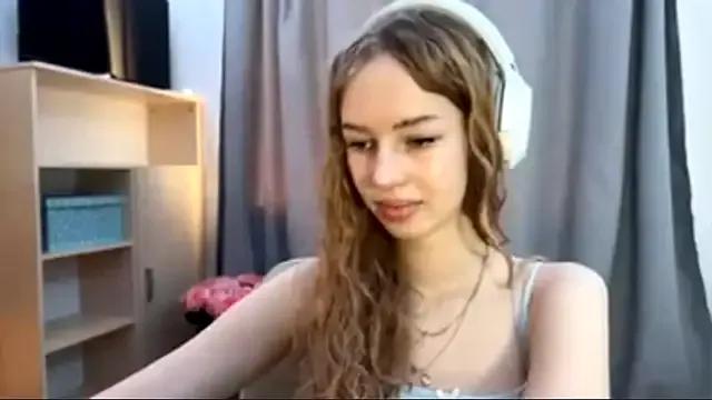 Freechat LunaCrave on StripChat