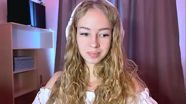 Freechat LunaCrave on StripChat