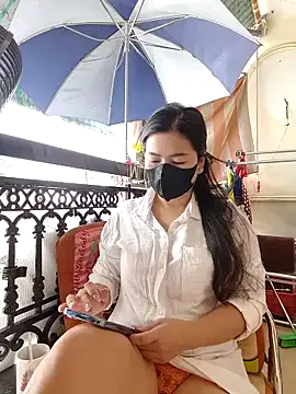 Freechat lyna_bl on StripChat