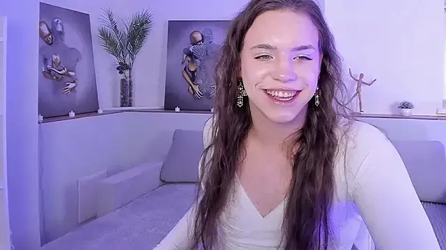 Madison_dolly — masturbate a penis in close view