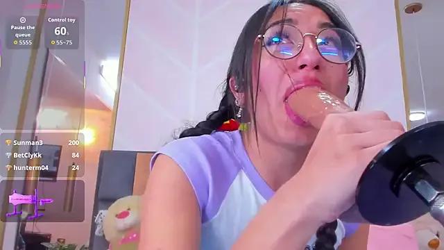 Freechat MadyJackson on StripChat