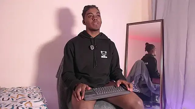 Mark_Nico on StripChat