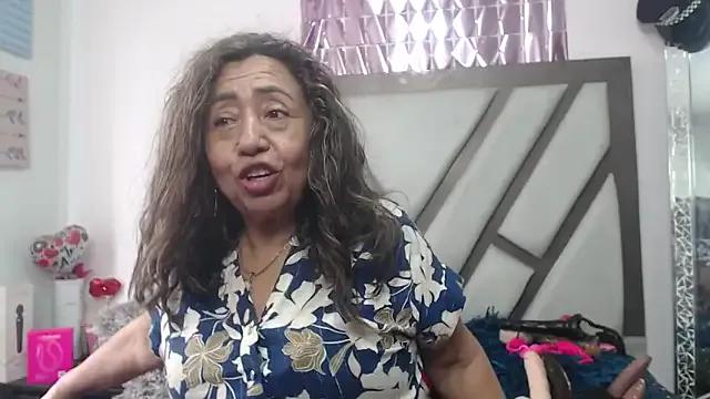 matureluna on StripChat