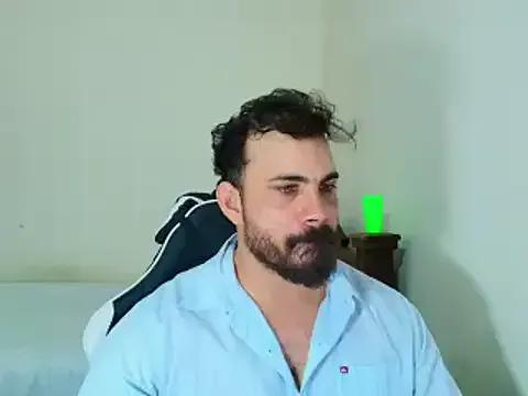 Freechat max_love255 on StripChat