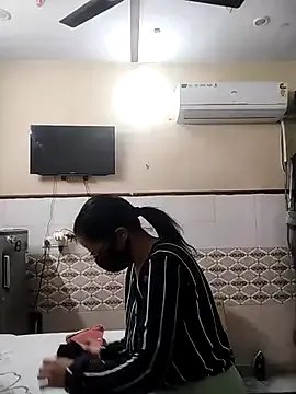 Freechat meenu_bhabhi547 on StripChat