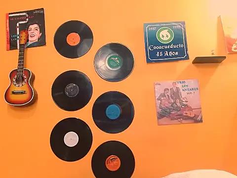 Freechat meisevil77 on StripChat