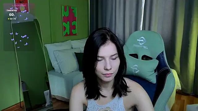 Freechat Mell_Hyees on StripChat