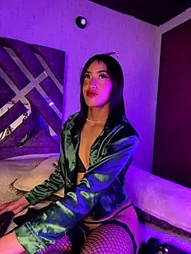 MichelleDiaz_Pink —  OIL IN TITSOIL  IN MY BODY !  