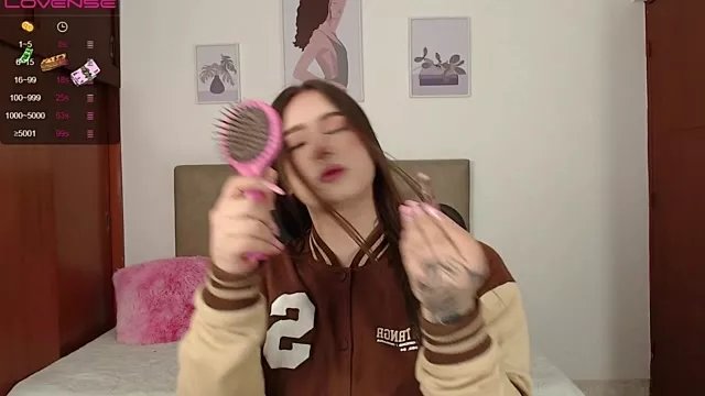 Miley_Baker on StripChat