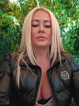 Freechat MILFBARBY on StripChat