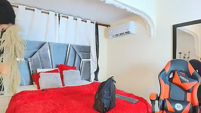 MiniLove_01 on StripChat 