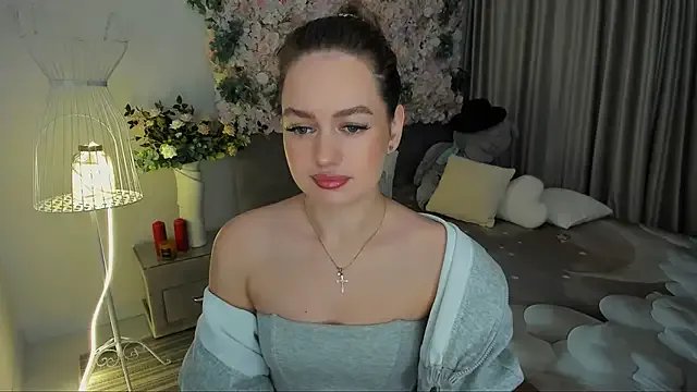 MiracleCurly on StripChat