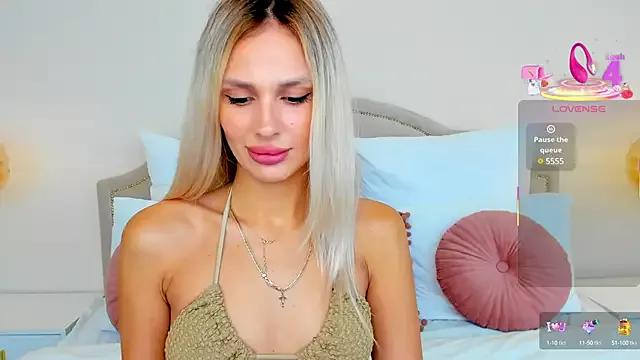 MissLoou on StripChat 