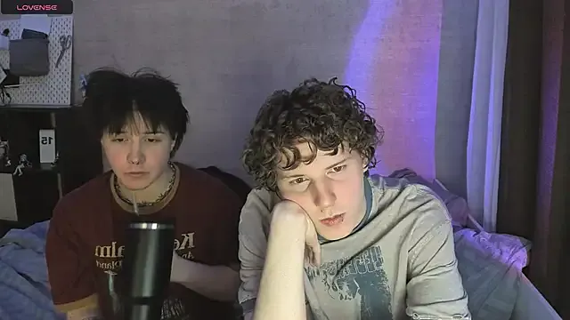 Offline miya_meow_miku on StripChat