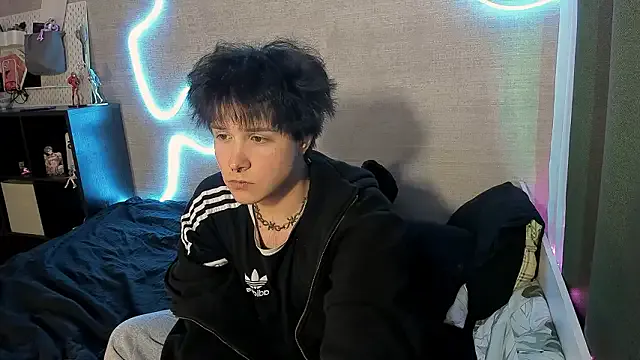 Offline miya_meow_miku on StripChat