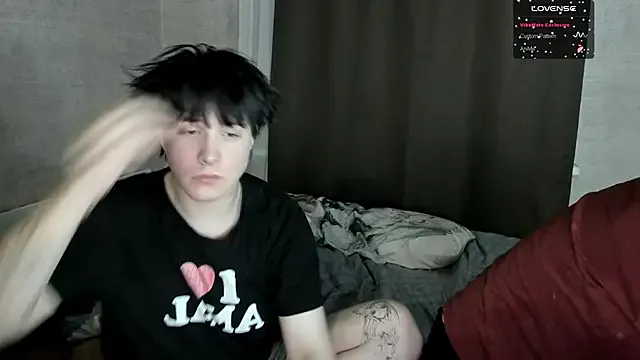 Offline miya_meow_miku on StripChat