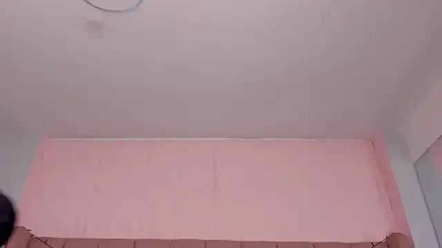 Freechat MollyBigBoobs12 on StripChat