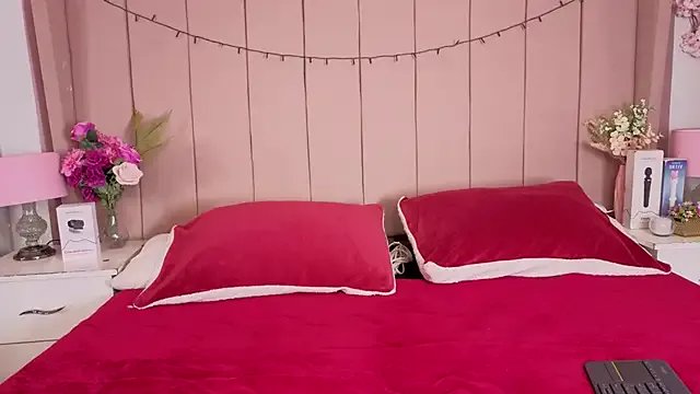 Freechat MollyBigBoobs12 on StripChat