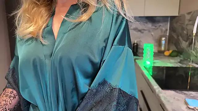 mommy_nadin on StripChat