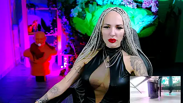 Freechat MonicaMaxwel on StripChat