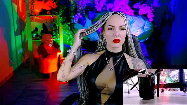 Freechat MonicaMaxwel on StripChat