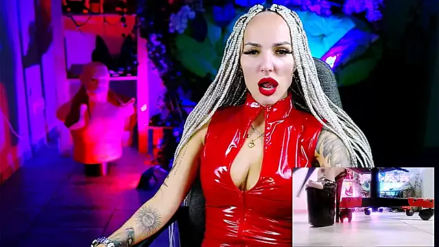 Freechat MonicaMaxwel on StripChat