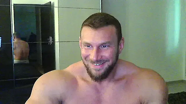 Offline muscularkevin on StripChat