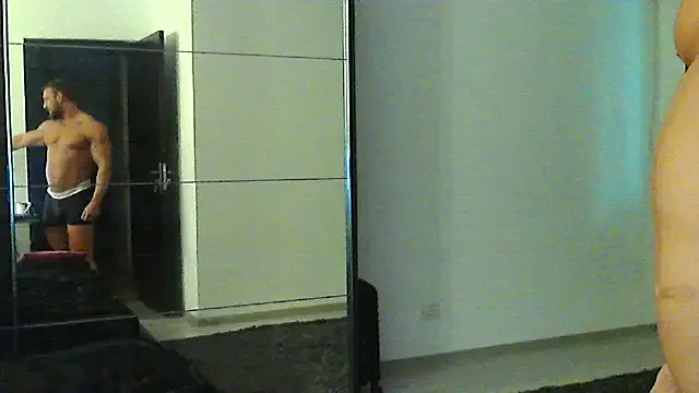 Offline muscularkevin on StripChat