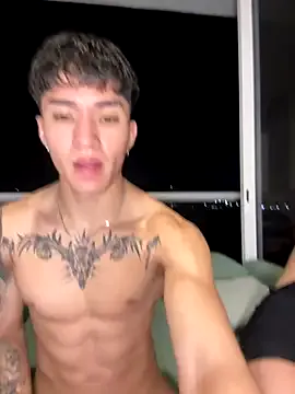 Offline myc_hot on StripChat