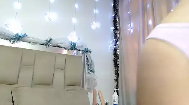 Freechat Naia_x on StripChat