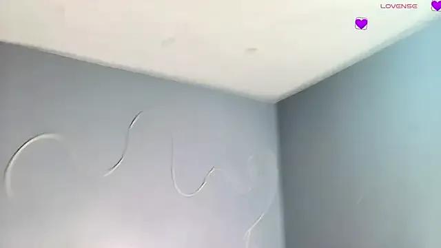 NaomiQueents — missionary pose