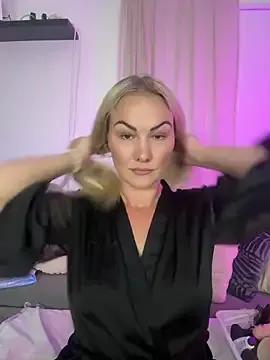 StripChat NastyMilf_ is Freechat NastyMilf_ — SHOW WHAT I GOT UNDER