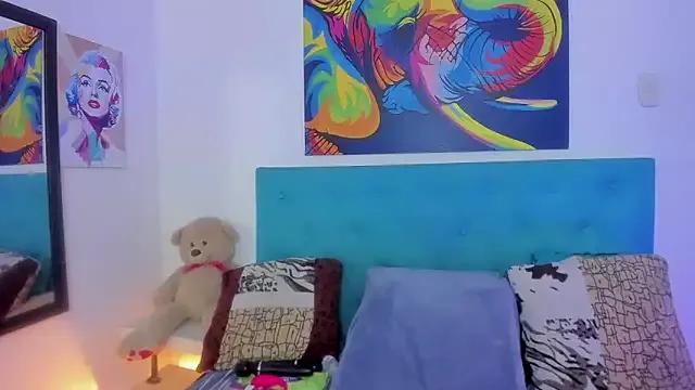 neferet_opal on StripChat 