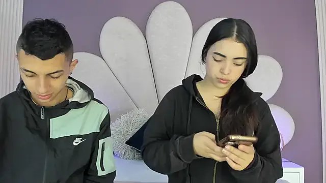 Freechat NickandAbby_ on StripChat