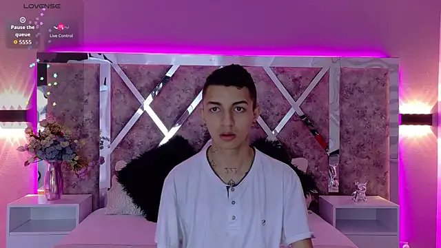 Freechat NickandAbby_ on StripChat