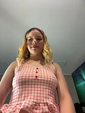 Freechat NicoleCut on StripChat