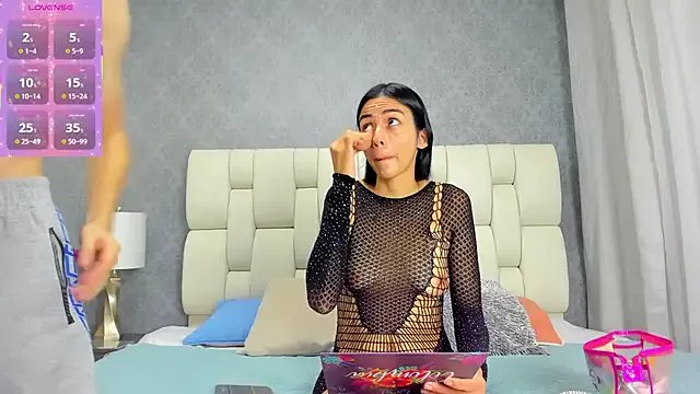 nicollandjhon on StripChat