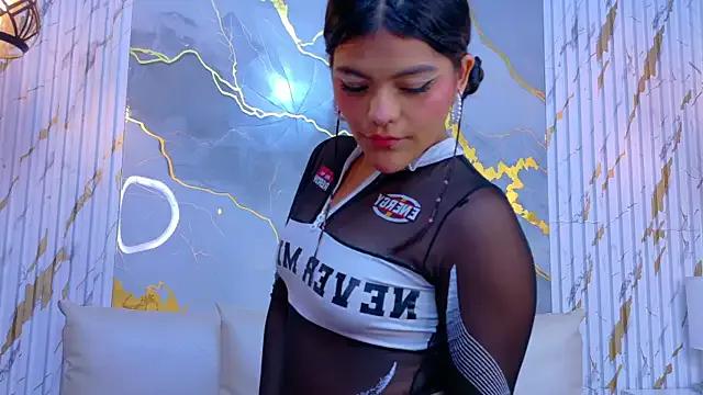 NIKIBUNNY on StripChat