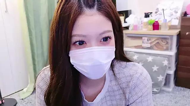 Group oxo_yuna_oxo on StripChat