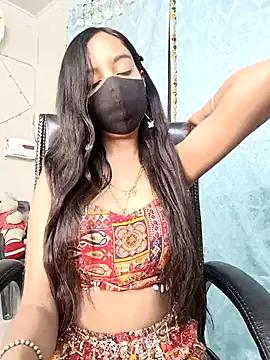 Parinaaz18 on StripChat