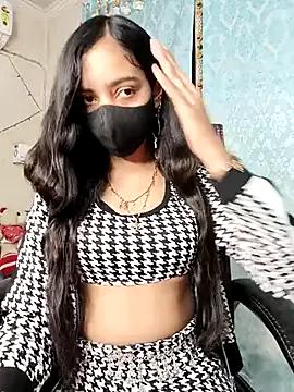 Parinaaz18 on StripChat