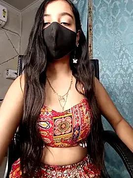 Parinaaz18 on StripChat