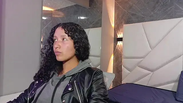 Freechat pettymoon1 on StripChat