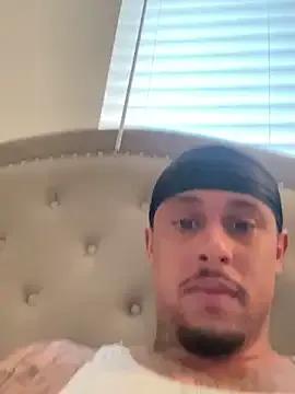 Freechat pnwzo on StripChat