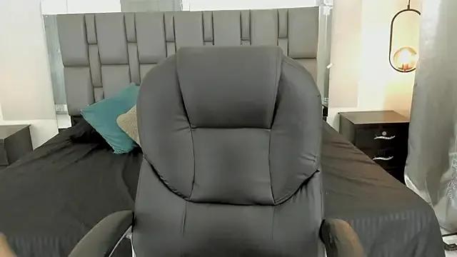 StripChat pretty_ariiel is Freechat pretty_ariiel — Make me happy and cum daddy